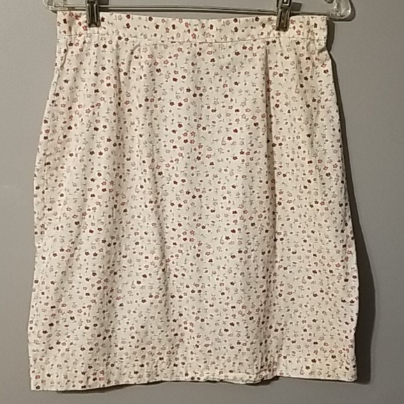 <VICTORIA HOLLEY> White/Pink/Maroon Floral Skirt - Picture 5 of 14